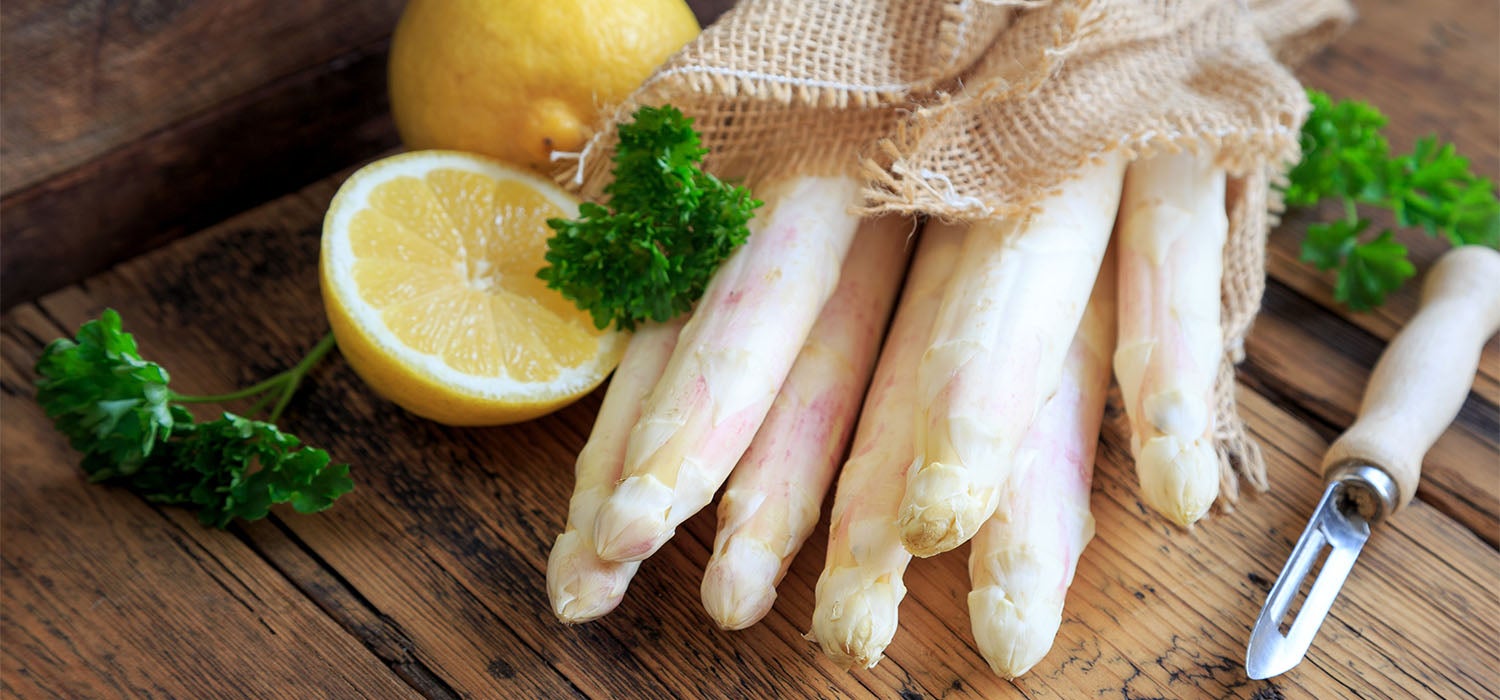 Ein Foto von weißem Spargel