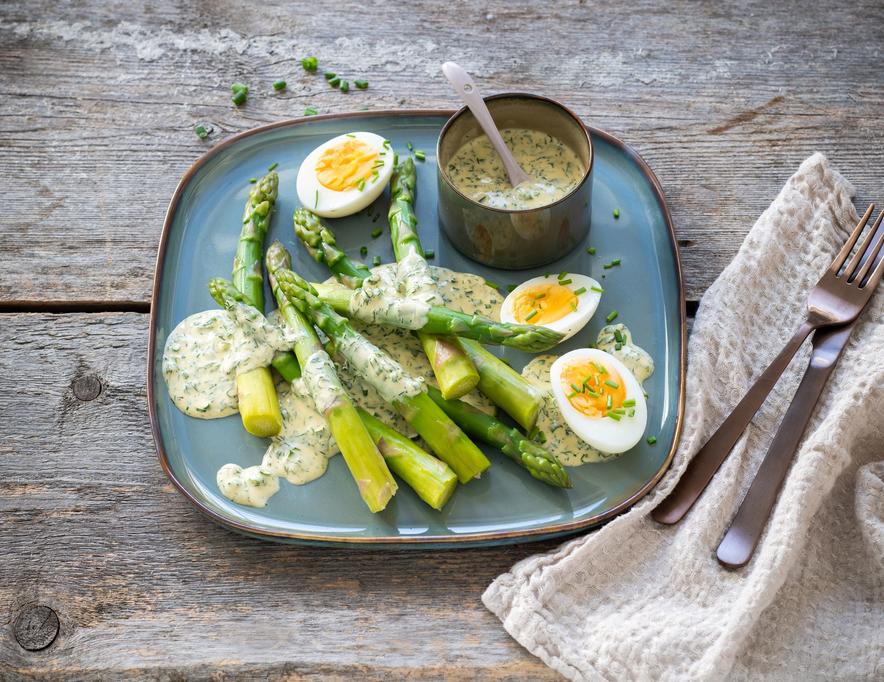 Grüner Spargel mit Hollandaise