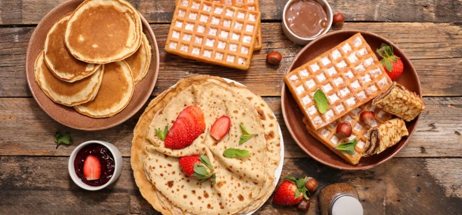 Pfannkuchen und Waffeln